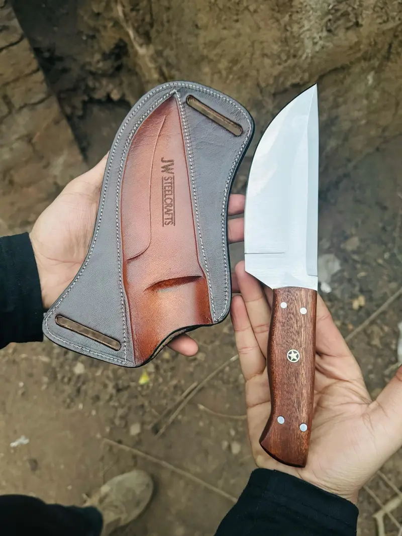 Fixed Blade Hunting Knife – Walnut Wood / Ram Horn Handle Options 2